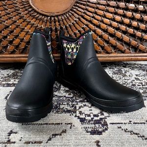 Sakroots Ankle Rain Boots - Women’s 9